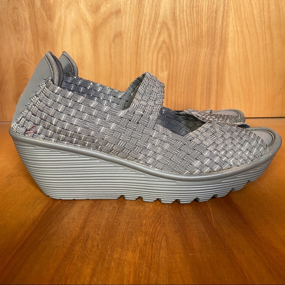Womens 7.5 Skechers Woven Wedge Sandals Grey Silver SEF0627